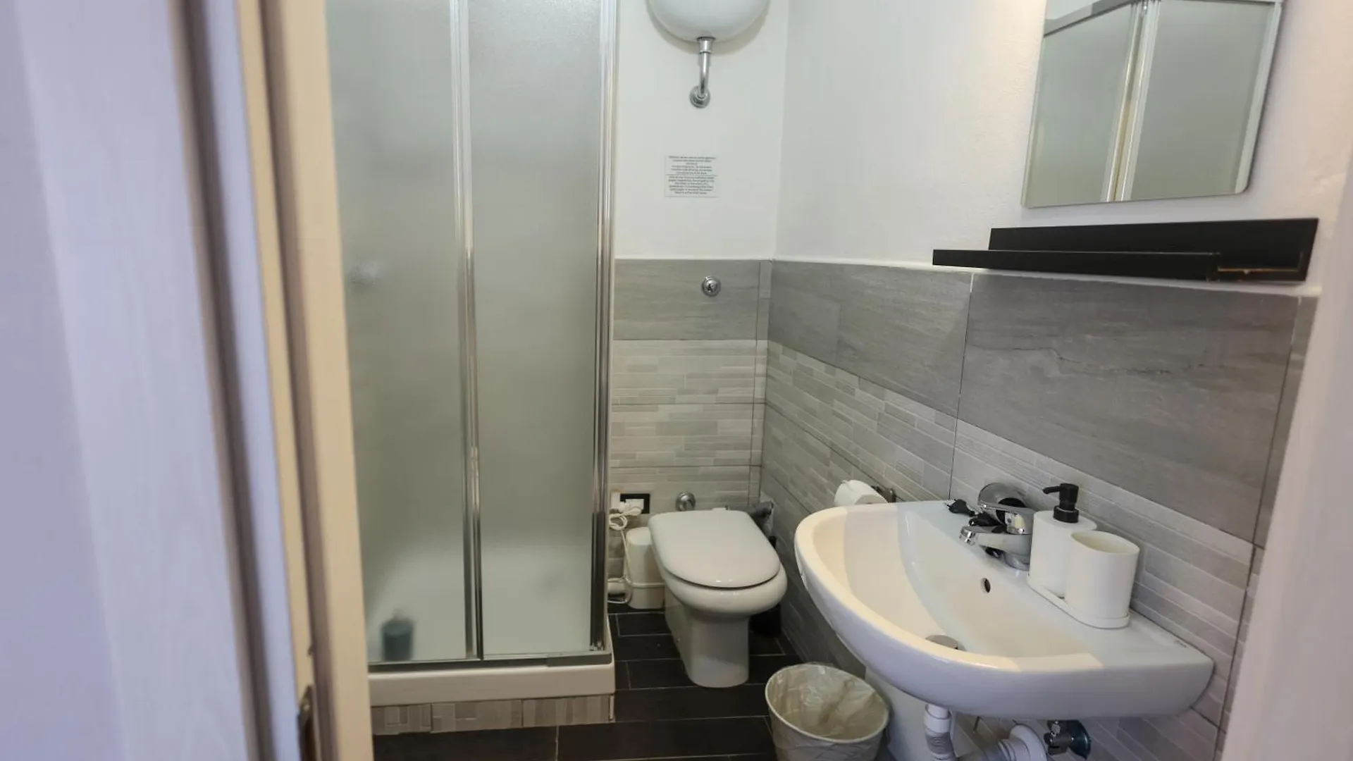 A Cartulina E Napule Bed & Breakfast Naples 0*,  Italy