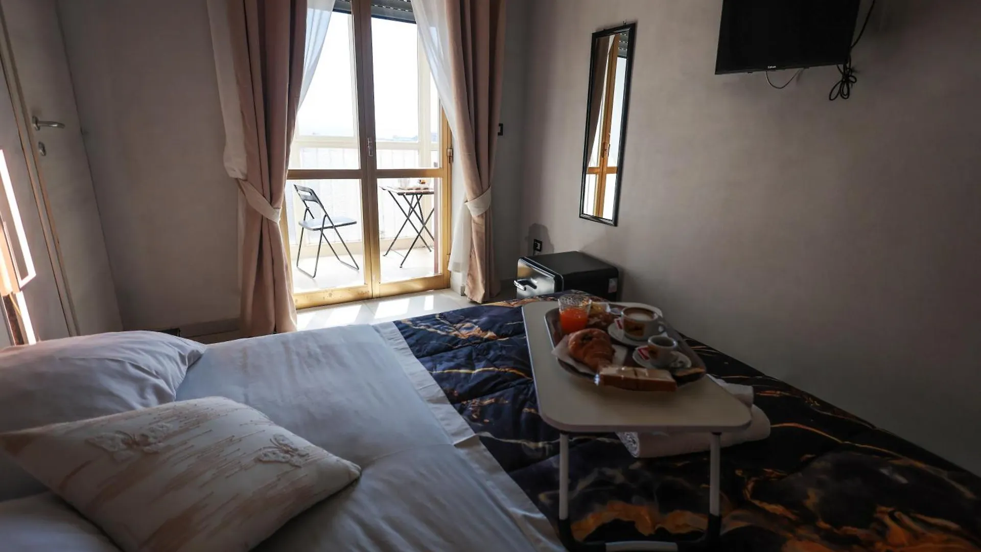 A Cartulina E Napule Bed & Breakfast Naples