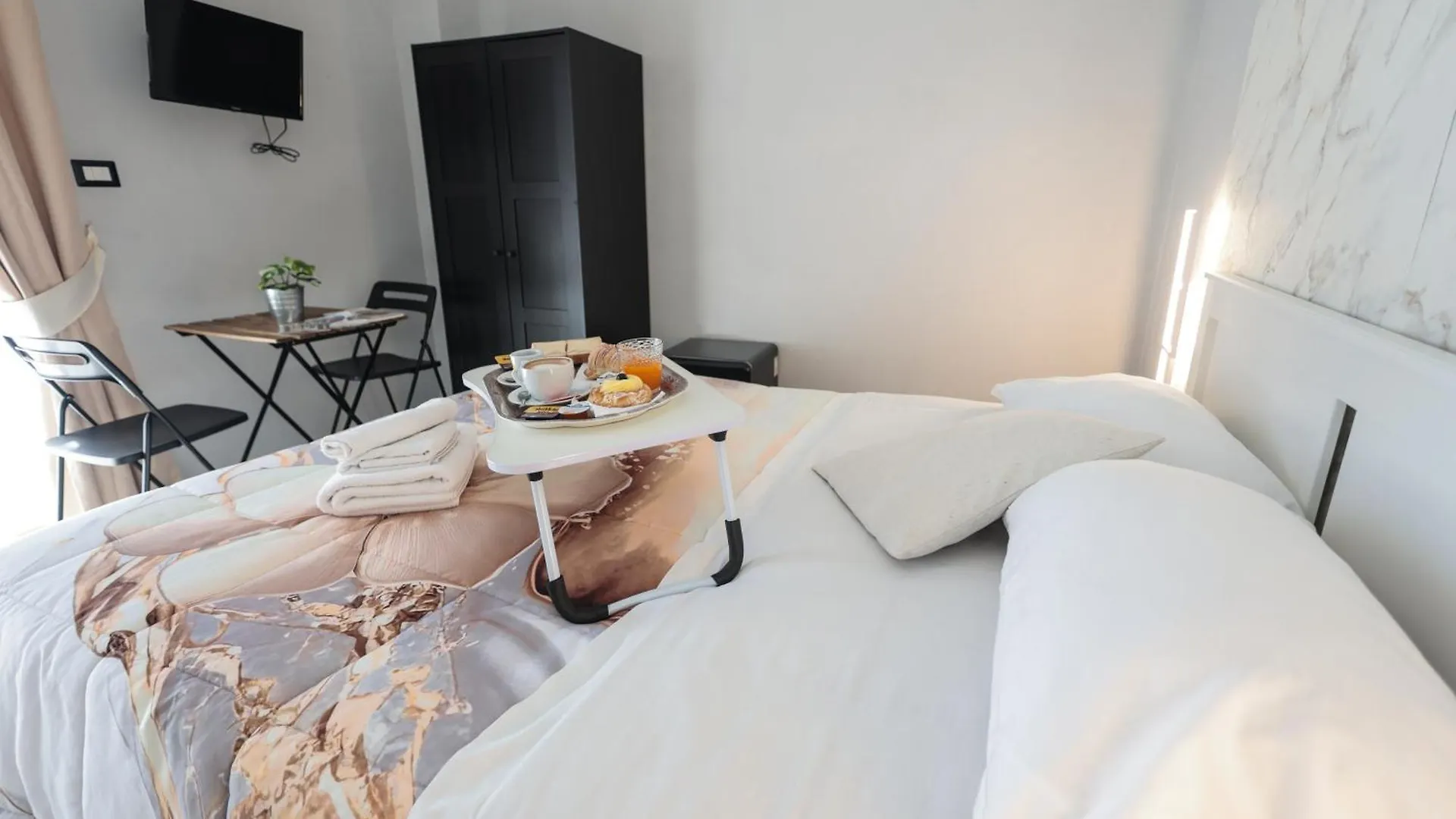 A Cartulina E Napule Bed & Breakfast Naples
