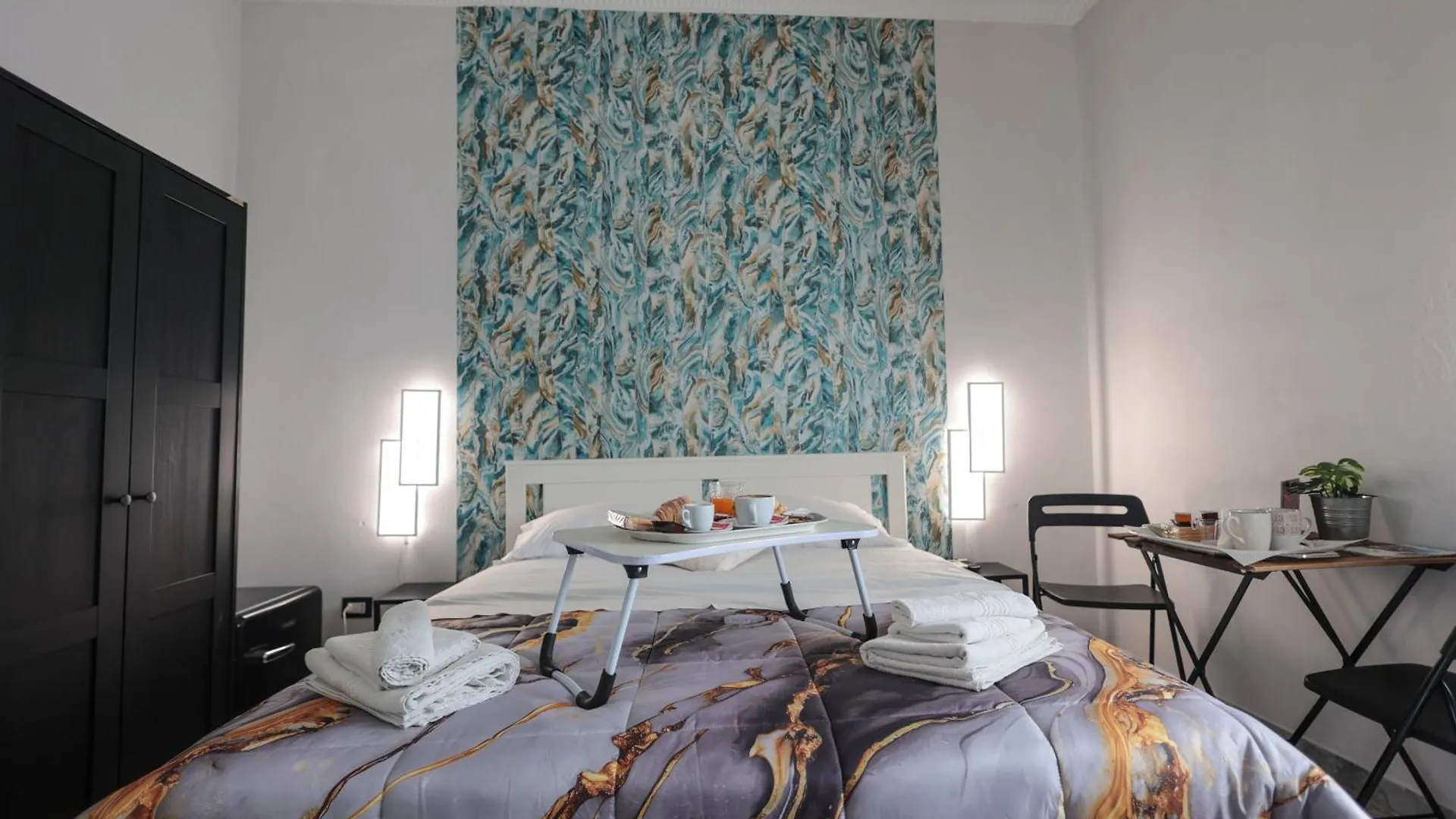 A Cartulina E Napule Bed & Breakfast Naples 0*,  Italy