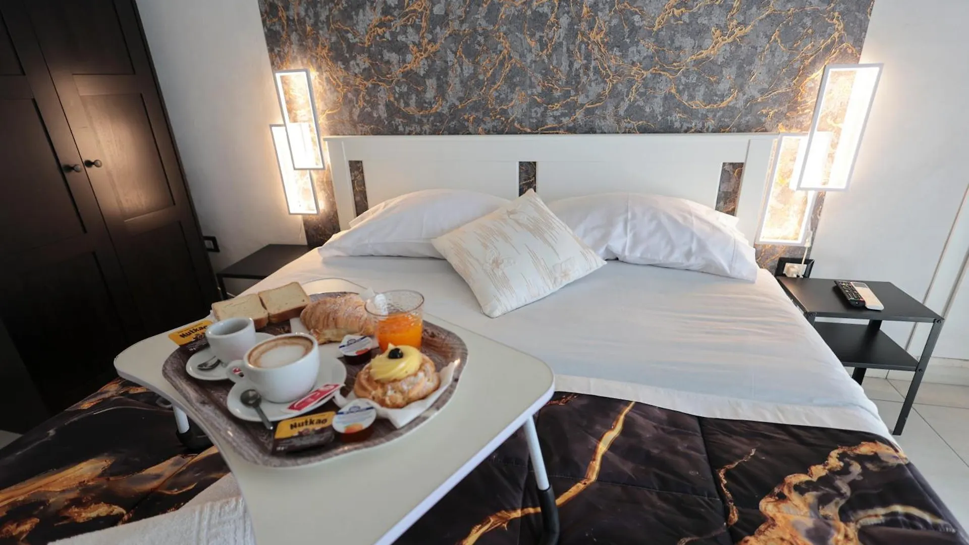A Cartulina E Napule Bed & Breakfast Naples 0*,