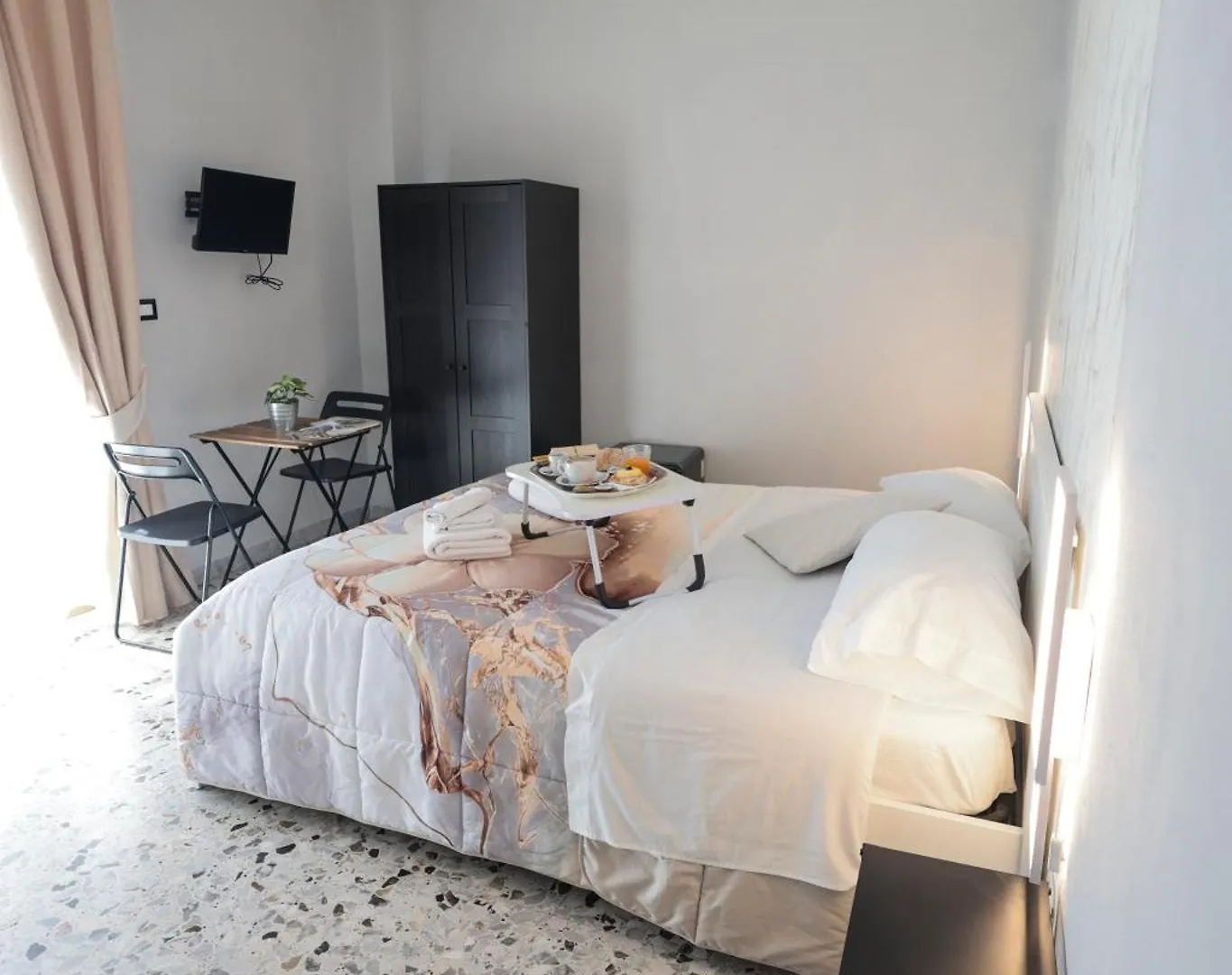 A Cartulina E Napule Bed & Breakfast Naples Italy